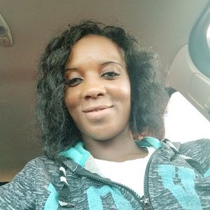 Meet your Posher, Monique